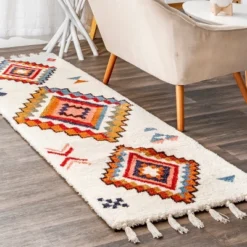 NuLOOM Machine Made Marybeth Tassel Area Rug
