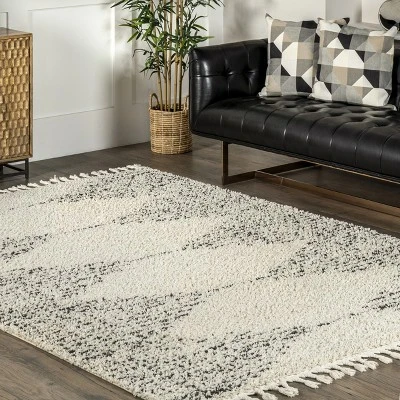 NuLOOM Bria Moroccan Diamond Tassel Area Rug - Image 8