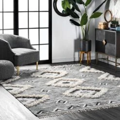 NuLOOM Savannah Moroccan Tasseled Wool Area Rug