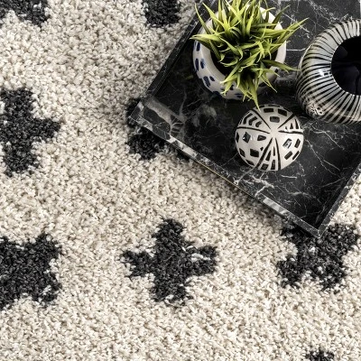 NuLOOM Fatima Cross Cozy Shag Tassel Area Rug - Image 5