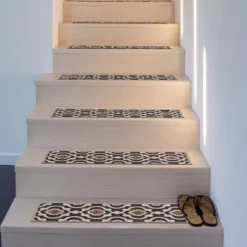 World Rug Gallery Trellis Non-Slip Stair Treads