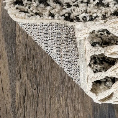 NuLOOM Bria Moroccan Diamond Tassel Area Rug - Image 6