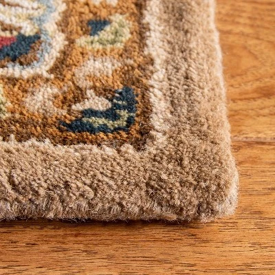 Beige Medallion Tufted Accent Rug 2'x3' - Safavieh