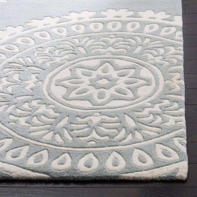 Jerod Geometric Design Accent Rug - Safavieh